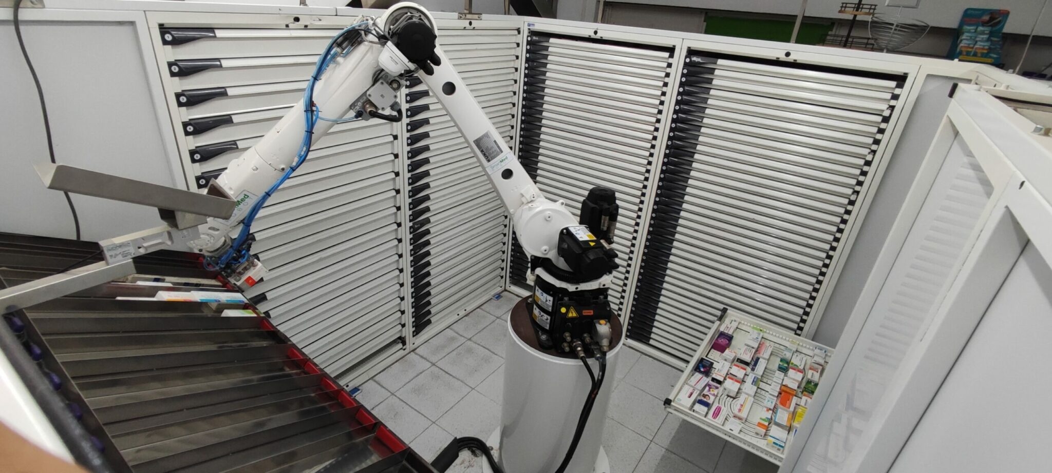 Robot de farmàcia - Demana veure'l en acció